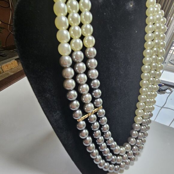 *Sale* Paparazzi layered Faux Pearl Necklace Chunky Necklace Earrings 20-23" - Picture 6 of 13